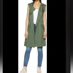 GAP Sleeveless Utility Jacket in Olive